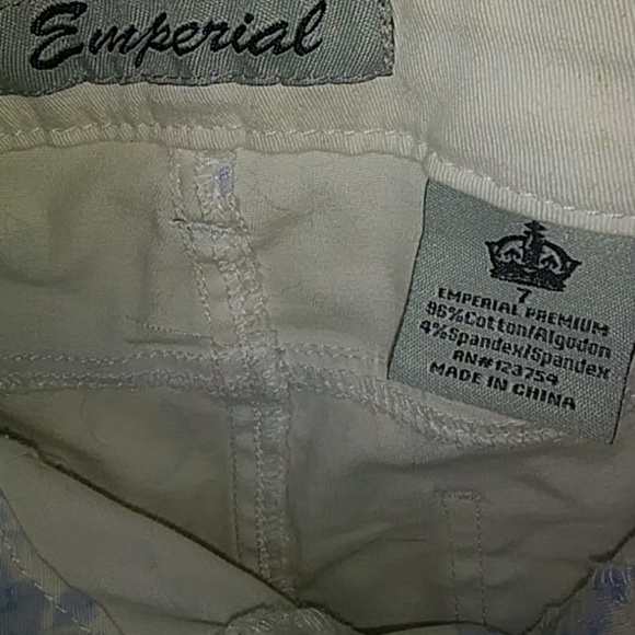 Woman's pants - Picture 2 of 3